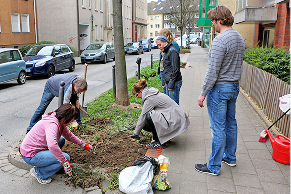 "Frühjahrsputz im Viertel" Nachbarschaftsaktion in der Wittener Körnerstraße.