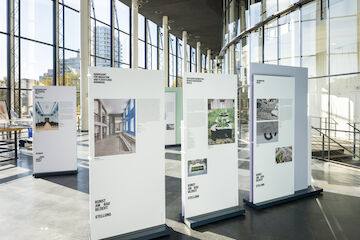 Die Ausstellung „70 Jahre Kunst am Bau in Deutschland“ von 28.10. bis 5.12.21 im Musiktheater im Revier in Gelsenkirchen.<br/><br/>Foto: Claudia Dreyße<br/><br/>jpg, 2000 × 1333 Pixel