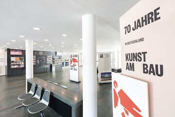 Die Ausstellung „70 Jahre Kunst am Bau in Deutschland“ von 28.10. bis 5.12.21 im Musiktheater im Revier in Gelsenkirchen.<br/><br/>Foto: Claudia Dreyße<br/><br/>jpg, 2000 × 1333 Pixel