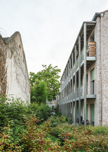 03_Wohnhäuser am Verna-Park in Rüsselsheim. Architektur: Architekt Baur & Latsch Architekten<br/><br/>Foto: Sebastian Schels<br/><br/>jpg, 5304 × 7426 Pixel