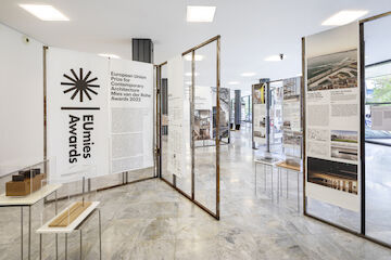 Die Ausstellung zum Mies van der Rohe Award 2022 im LVR-Landeshaus, 11. Juni - 13 Juli 2022, präsentiert vom Museum der Baukultur NRW.<br/><br/>Foto: Claudia Dreyße<br/><br/>jpg, 2000 × 1333 Pixel