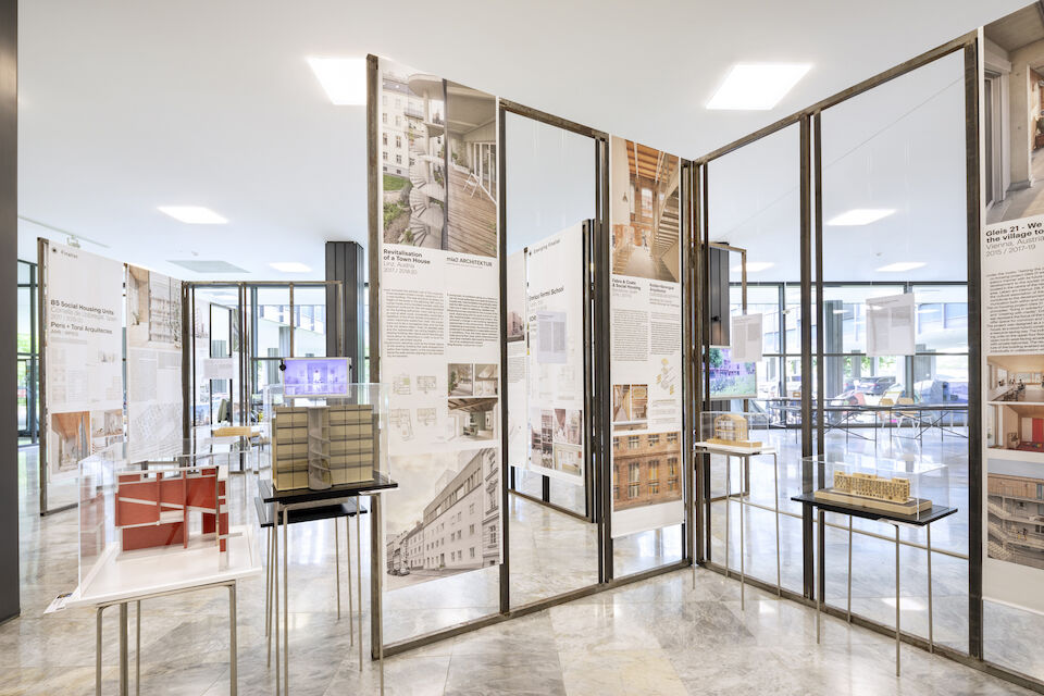 Die Ausstellung zum Mies van der Rohe Award 2022 im LVR-Landeshaus in Köln, 11. Juni - 13 Juli 2022, präsentiert vom Museum der Baukultur NRW.