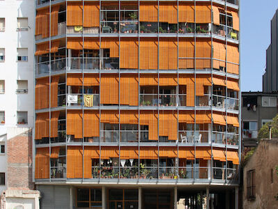 La Borda ist derzeit das höchste in Holzbauweise errichtete Gebäude in Spanien. Foto: Lacol