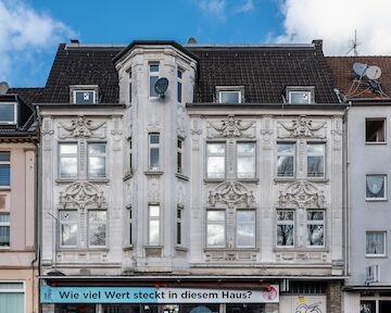 Wie viel Wert steckt in diesem Haus? Diese Frage steht über dem Eingang des UmBauLabors in Gelsenkirchen-Ückendorf.<br/><br/>Foto: Tania Reinicke<br/><br/>jpg, 3000 × 2396 Pixel