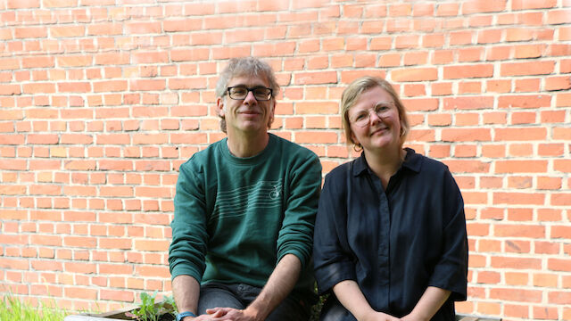 Die beiden Hosts des Podcasts „Grüne Städte und Regionen“: Sebastian Schlecht und Fenna Tinnefeld von Baukultur NRW. Foto: Annabell Bialas