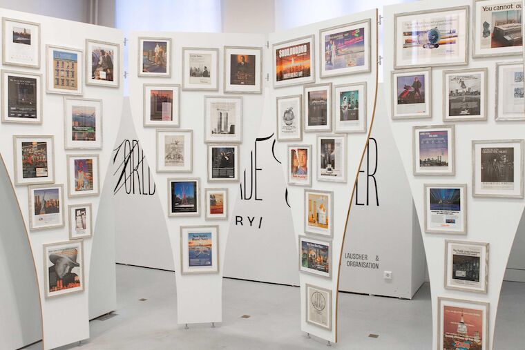 Die Stücke in der Ausstellung präsentieren die Architektur des WTCs als Bedeutungsträger. Foto: Luca Gaspard