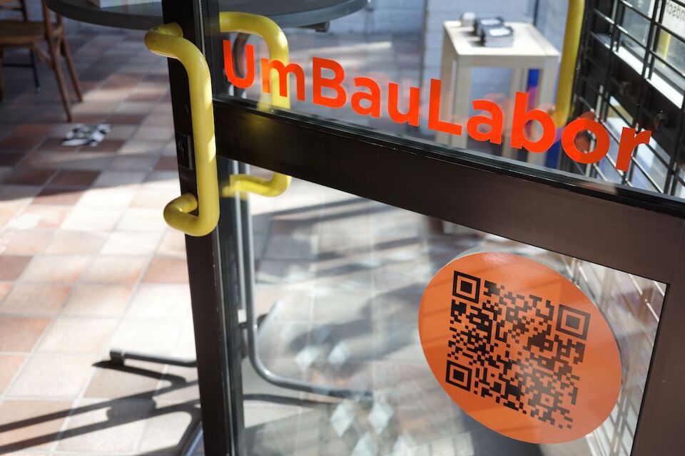 Türen auf für das Initiativen-Treffen im UmBauLabor in Gelsenkirchen.