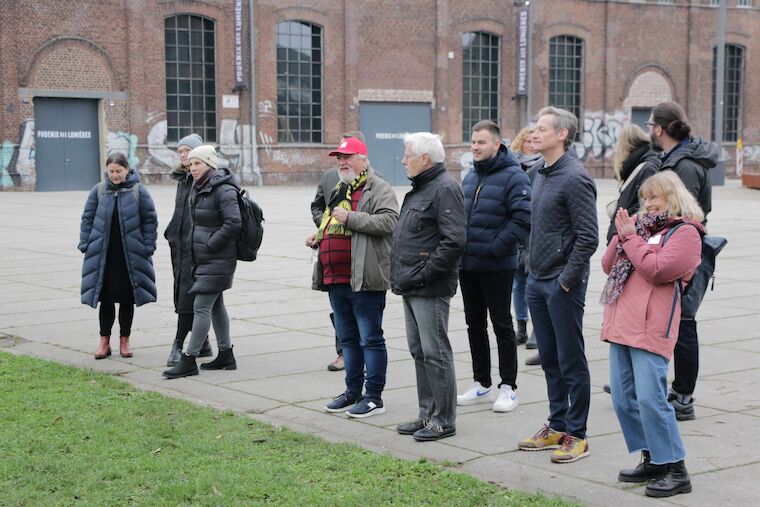 Die Gruppe der Tour der ökonomischen Transformation auf dem Gebiet von Phoenix West. Foto: Timo Klippstein