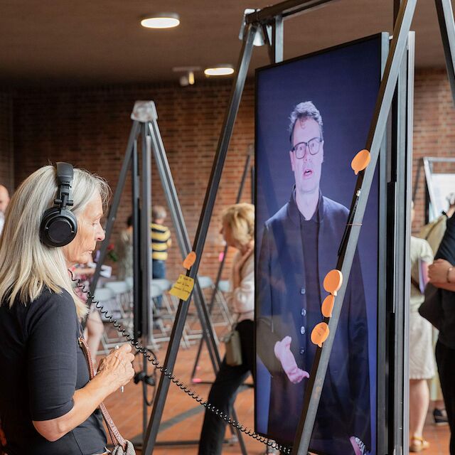 Die Ausstellung „Kirchen als Vierte Orte – Perspektiven des Wandels“ im September 2024 in der Kirche Heilig Geist in Essen.