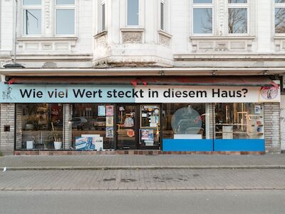 Potenzial für Umnutzung und Umbau entdeckt: In einem Wohn- und Geschäftshaus in Gelsenkirchen-Ückendorf hat Baukultur NRW das UmBauLabor eingerichtet. Foto: Sebastian Becker