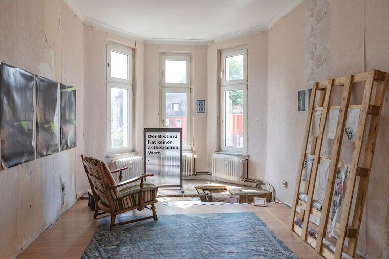 Ein Teil der Ausstellung „Für den Umbau zu wertlos“ im UmBauLabor in Gelsenkirchen-Ückendorf. Foto: Claudia Dreyße