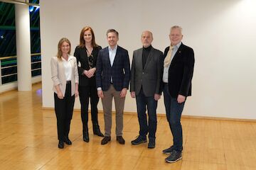 Wechsel im Vorstand: Sandra Altmann, Dr. Svenja Haverkamp, Timm Sassen (von links), Isabel Finkenberger, Christoph Heidenreich, Simone Raskob und Sandra Wehrmann (nicht im Bild) sind die neuen Vorstände von Baukultur Nordrhein-Westfalen. Harmut Hoferichter, Martin Linne (von links) und Hartwig Schultheiß (nicht im Bild) verlassen den Vorstand. Foto: Sebastian Becker