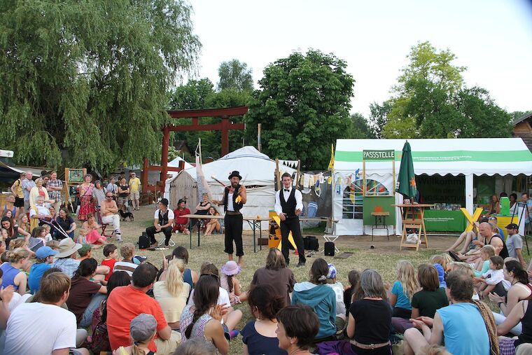 Kulturelle Landpartie 2014 im Wendland. Foto: Urban Explorer Hamburg, CC BY-SA 2.0 Quelle: Wikimedia Commons (https://creativecommons.org/licenses/by-sa/2.0/)