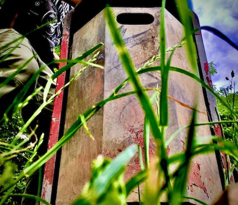 Ein ungewohnter Blick auf den Schulhof: Die Fotografien der fünften Klasse der Emscherschule Aplerbeck lenken die Aufmerksamkeit auf alltägliche Details. Foto: 5. Klasse Emscherschule Aplerbeck
