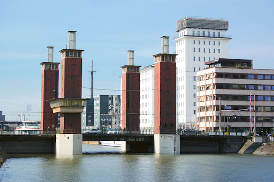 Schwanentorbrücke, Duisburg.