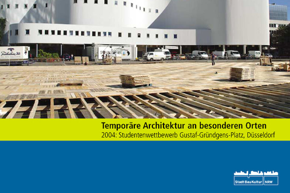 Cover der Publikation „Temporäre Architektur an besonderen Orten 2004“.