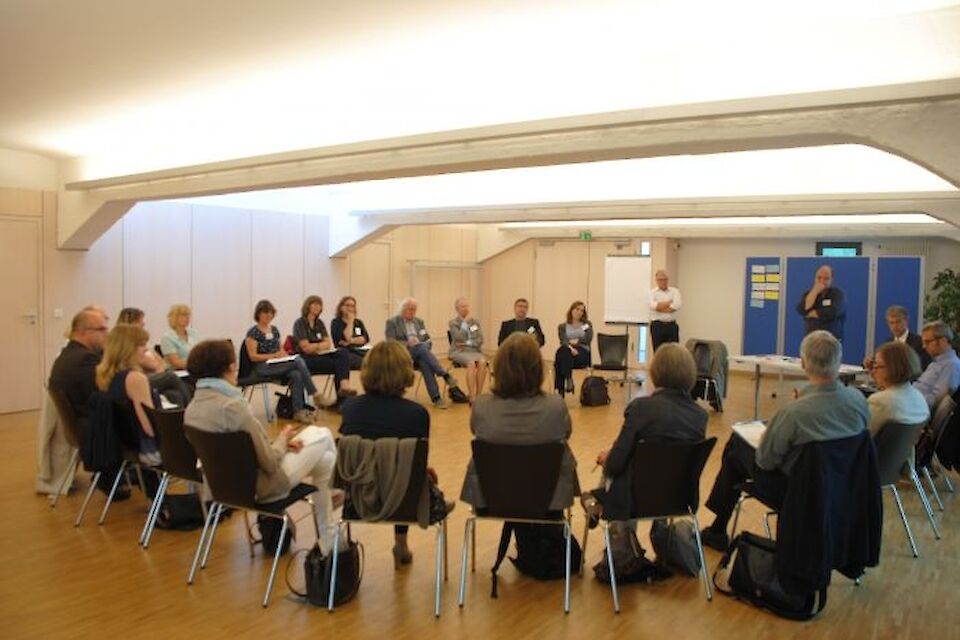 Konferenz-Panel „Von alleine geht es nicht! Planungsinstrumentarien, Förderwege und Öffentlichkeitsarbeit“.