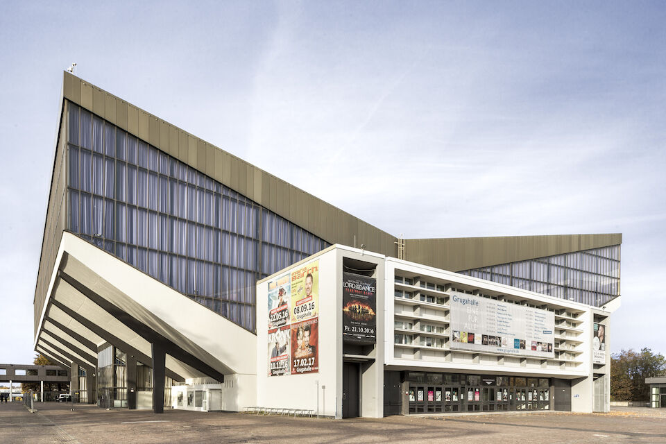 Ein Foto aus der Serie zu Gebäuden der Nachkriegsmoderne im Ruhrgebiet: Grugahalle, Essen.
