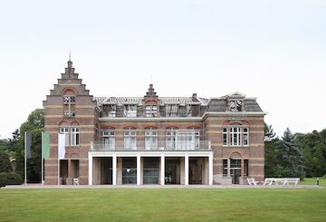 Das Projekt „PC Caritas“ von architecten de vylder vinck taillieu: der Umbau einer psychatrischen Klinik im belgischen Melle zu einem vertikalen Freiraum.<br/><br/>Foto:  © Filip Dujardin<br/><br/>jpg, 2880 × 1961 Pixel