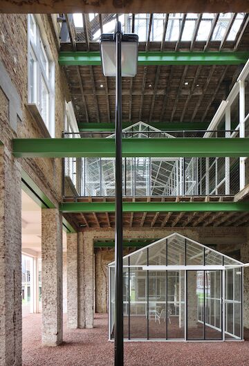 Das Projekt „PC Caritas“ von architecten de vylder vinck taillieu: der Umbau einer psychatrischen Klinik im belgischen Melle zu einem vertikalen Freiraum.<br/><br/>Foto:  © Filip Dujardin<br/><br/>jpg, 1961 × 2880 Pixel