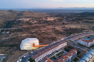 Plasencia Auditorium und Kongresszentrum in Spanien von SelgasCano; eines der Projekte im Finale.<br/><br/>Foto: Iwan Baan<br/><br/>jpg, 5659 × 3772 Pixel
