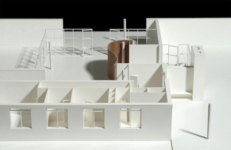Architekturmodell des ungebauten Wohnhauses für Ulrich Lange (1935). Modell: Simon Gellert und Dirk Crummenerl, RWTH Aachen. Foto: Norbert Hanenberg.
