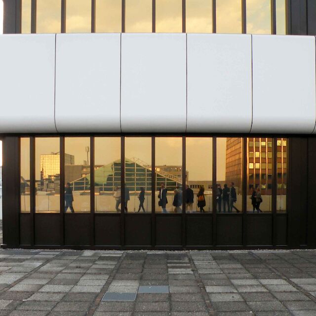 Das Gebäude der ehemaligen WestLB in Dortmund, entworfen von Architekt Harald Deilmann, erbaut 1978.