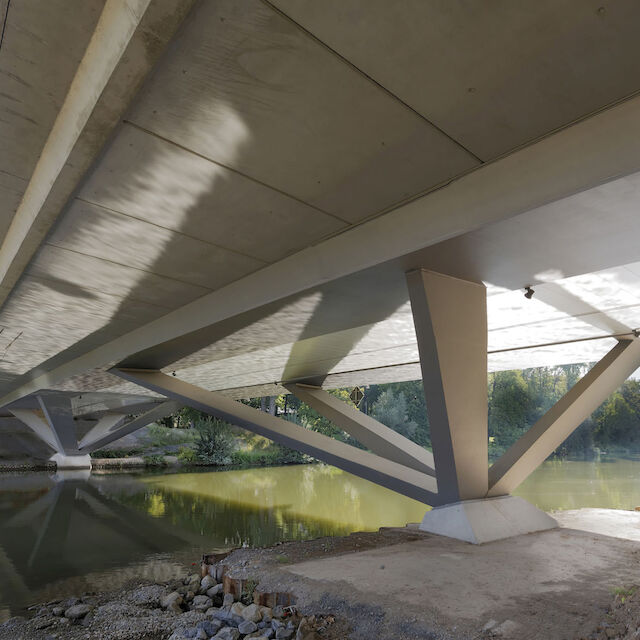 Erhielt den Deutschen Brückenbaupreis 2018: die Bleichinselbrücke in Heilbronn des Ingenieurbüros sbp schlaich bergermann partner, Stuttgart.