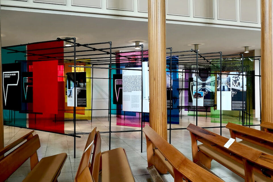 Wanderausstellung „Fluch und Segen“ in der Pauluskirche in Gelsenkirchen-Bulmke.