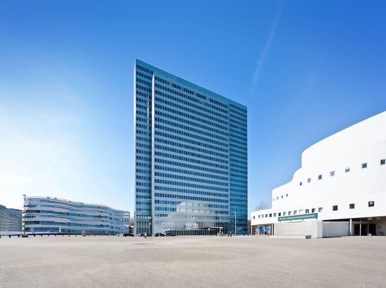 Dreischeibenhaus, Revitalisierung 2015, Düsseldorf. Claudia Roggenkämper, Architekturbüro HPP Architekten, Düsseldorf. Foto: © HPP Architekten, Foto: Momeni Gruppe, Fotograf: Ansgar M.van Treeck.