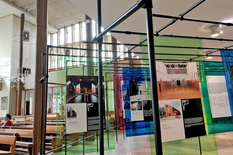 Wanderausstellung „Fluch und Segen“ in der Pauluskirche in Gelsenkirchen-Bulmke.