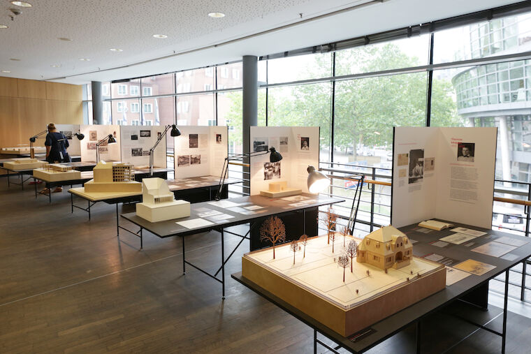 Der historische Teil der Ausstellung „Frau Architekt“. Foto: Ingo Lammert